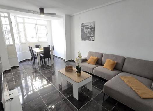 Apartamento - Venta - Torrevieja - Centro - Muelle Pesquero