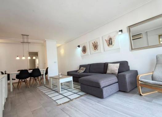 Apartamento - Venta - Torrevieja - Centro - Muelle Pesquero