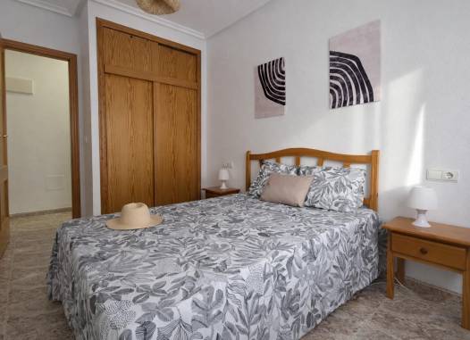 Appartement - Herverkoop  - Torrevieja - Centro - Muelle Pesquero