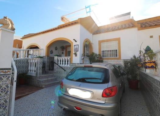 Bungalow - Herverkoop  - Torrevieja - MLSC7729810