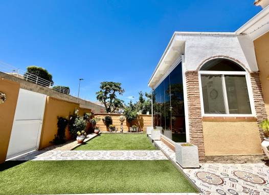 Chalet - Venta - Los Balcones - Costa Blanca