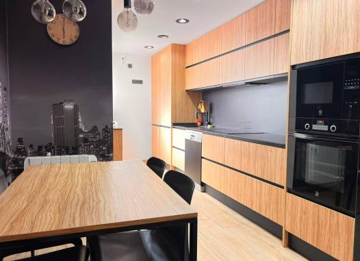 Quad House - Herverkoop  - Torrevieja - Carrefour