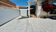Resale - Villa - Torrevieja - La Siesta - El Salado - Torreta