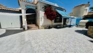 Resale - Villa - Torrevieja - La Siesta - El Salado - Torreta