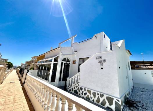 Town House - Herverkoop  - Punta Prima - MLSC3883464