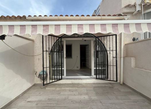 Town House - Перепродажа - Torrevieja - La Siesta - El Salado - Torreta