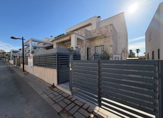 Town House - Resale - Torrevieja - Aguas Nuevas