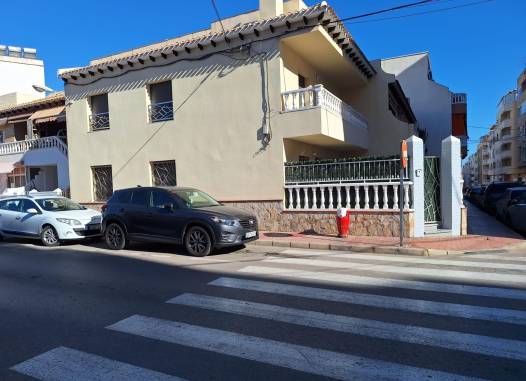 Town House - Resale - Torrevieja - Centro