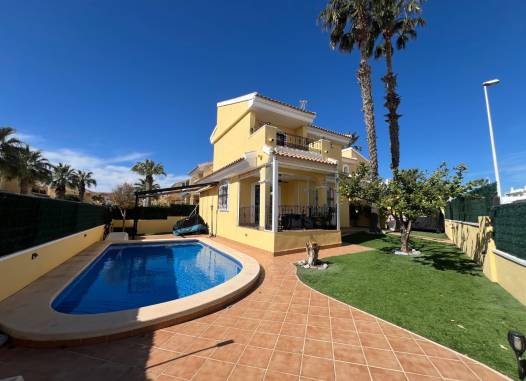Villa - Herverkoop  - Orihuela Costa - Costa Blanca