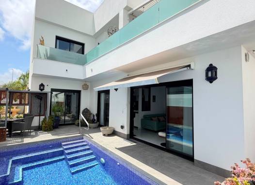 Villa - Odsprzedaż - Los Montesinos - Costa Blanca