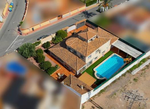 Villa - Odsprzedaż - Torrevieja - El Chaparral