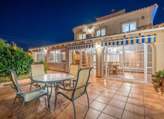 Villa - Odsprzedaż - Torrevieja - El Chaparral