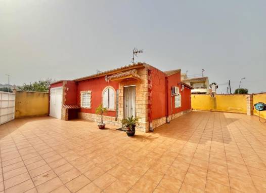 Villa - Odsprzedaż - Torrevieja - Los Balcones - Los Altos del Edén