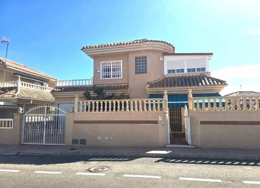 Villa - Odsprzedaż - Torrevieja - Los Balcones - Los Altos del Edén