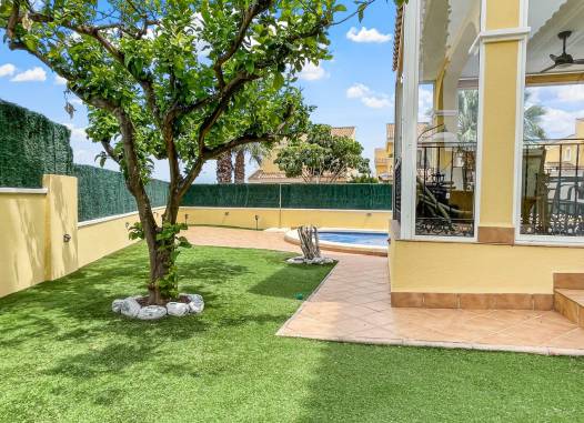 Вилла - Перепродажа - Orihuela Costa - Costa Blanca