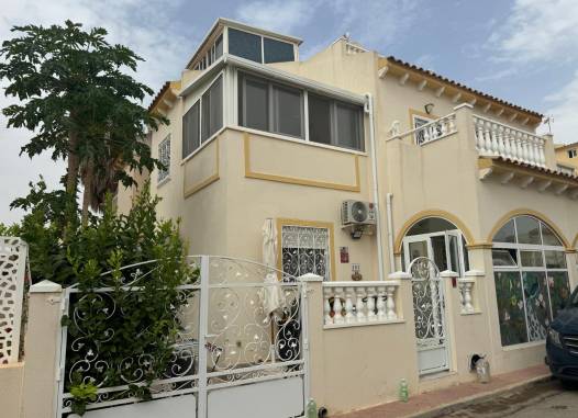 Вилла - Перепродажа - Orihuela Costa - Los Dolses
