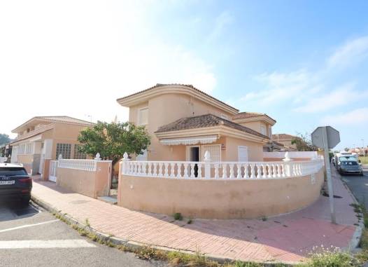 Вилла - Перепродажа - Torrevieja - MLSC4095368