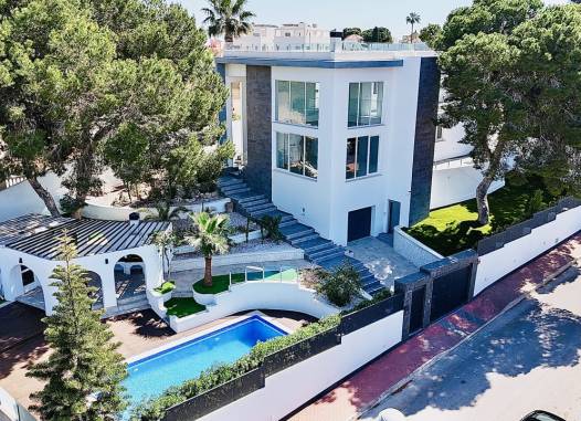 Villa - Resale - Los Balcones - Costa Blanca