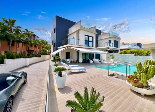 Villa - Resale - San Miguel de Salinas - Bellavista