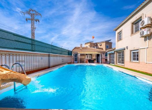Villa - Resale - Torrevieja - El Chaparral