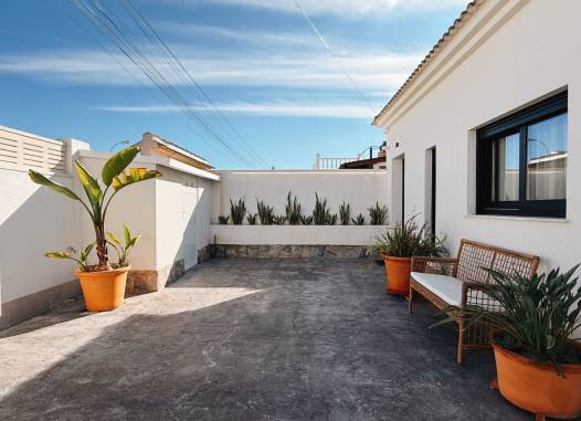 Villa - Resale - Torrevieja - La Siesta - El Salado - Torreta