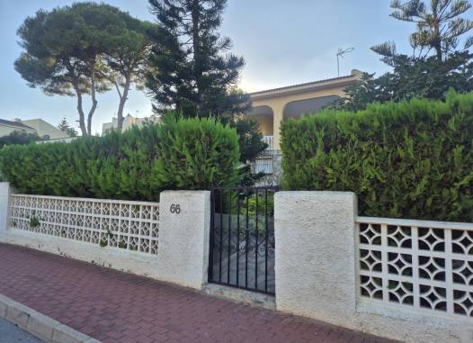 Villa - Resale - Torrevieja - Los Balcones - Los Altos del Edén