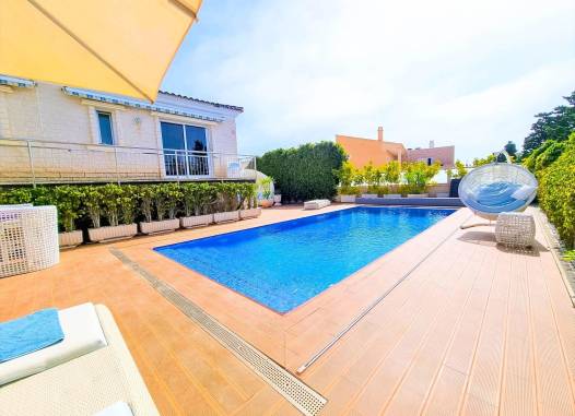 Villa - Resale - Torrevieja - Torre La Mata