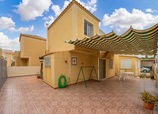 Villa - Resale - Torrevieja - Torretas