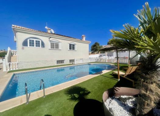 Villa - Resale - Urb. La Marina - Inland