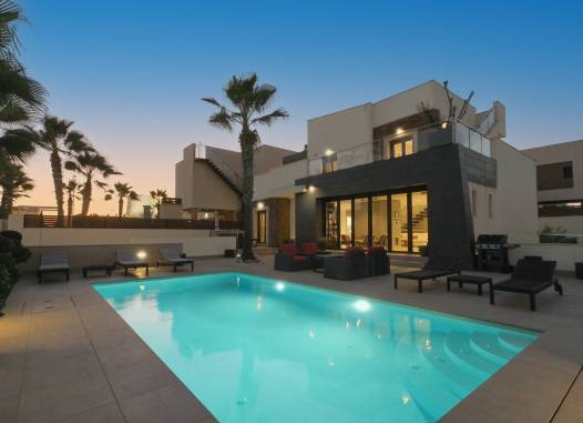 Villa - Revente - Torrevieja - Aguas Nuevas