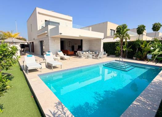 Villa - Salg - Los Montesinos - Costa Blanca