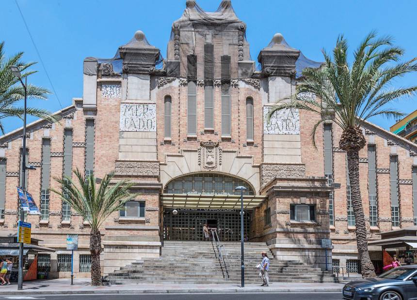 The Food Hall in Alicante: a temple of gastronomy with 300 stalls