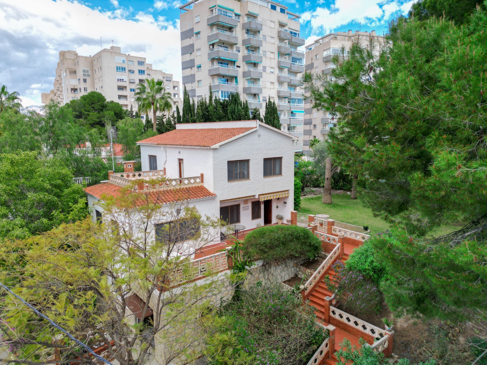 Vrijstaande villa te koop in El Campello, El Campello