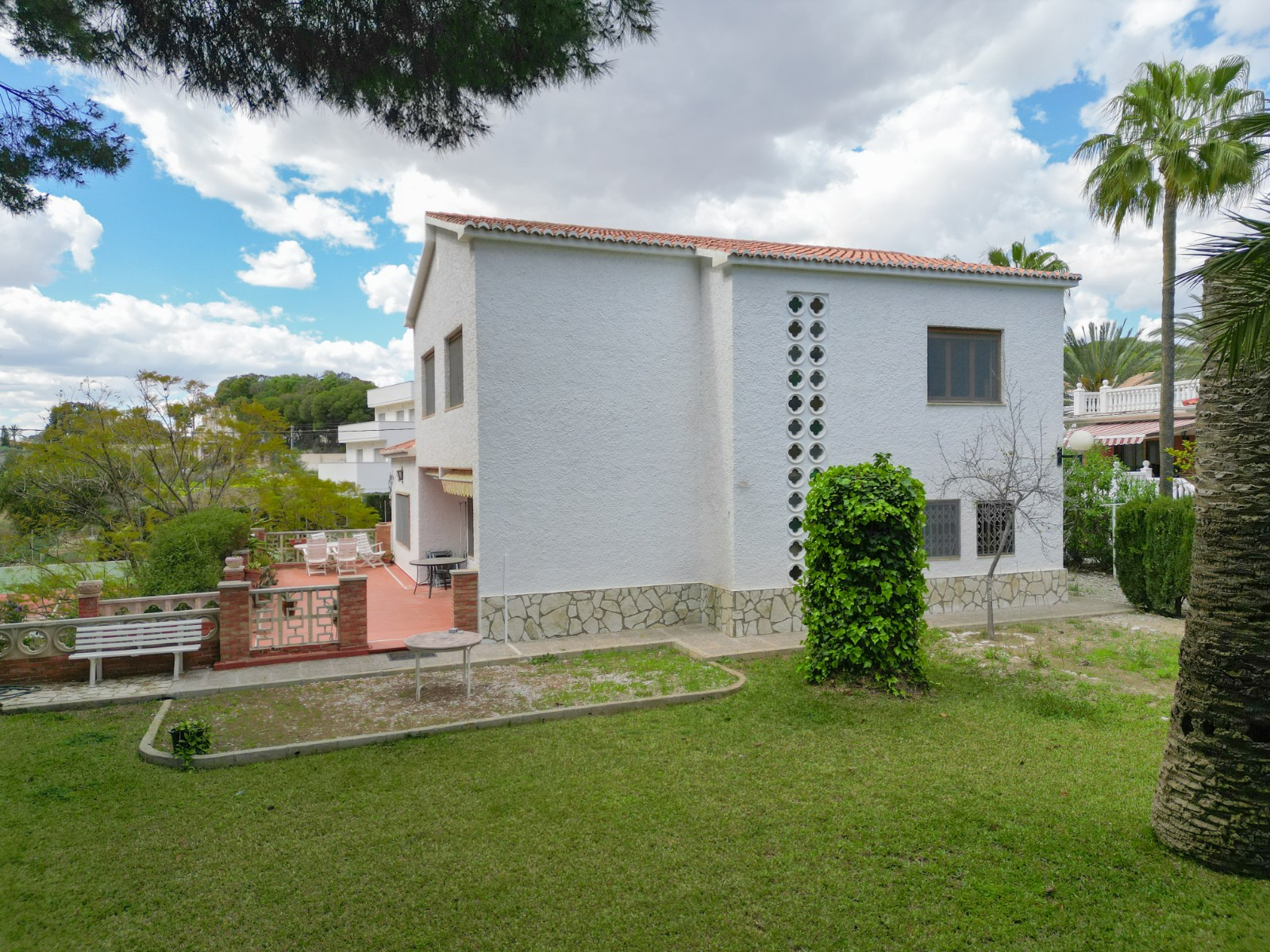 Vrijstaande villa te koop in El Campello, El Campello