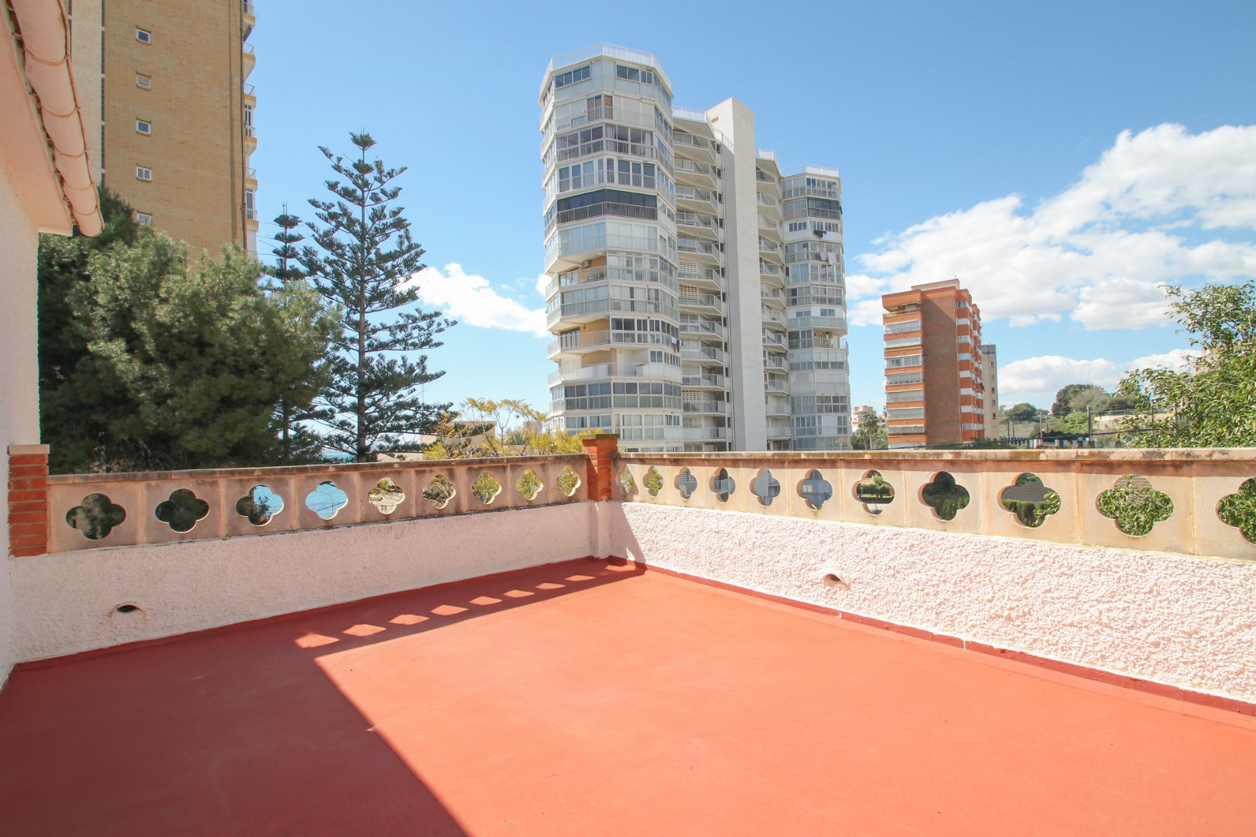 Vrijstaande villa te koop in El Campello, El Campello