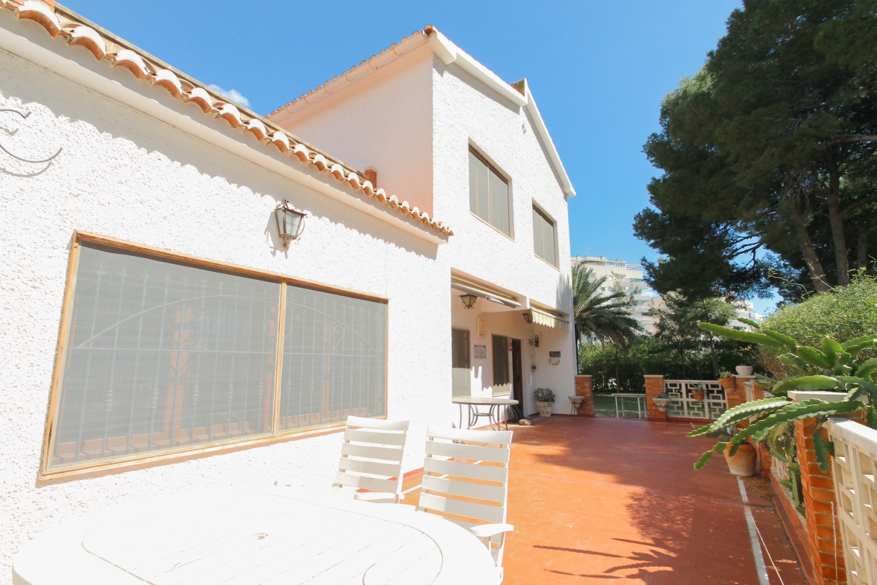 Vrijstaande villa te koop in El Campello, El Campello